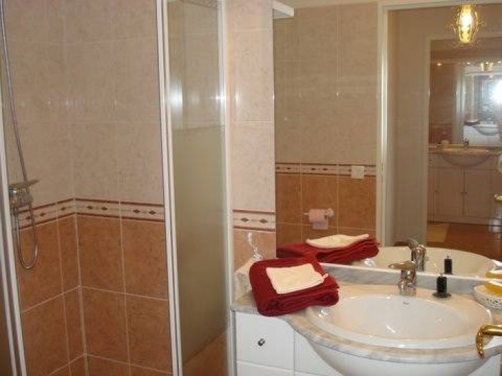 Location de vacances - Appartement à Juan les Pins - Salle de douche