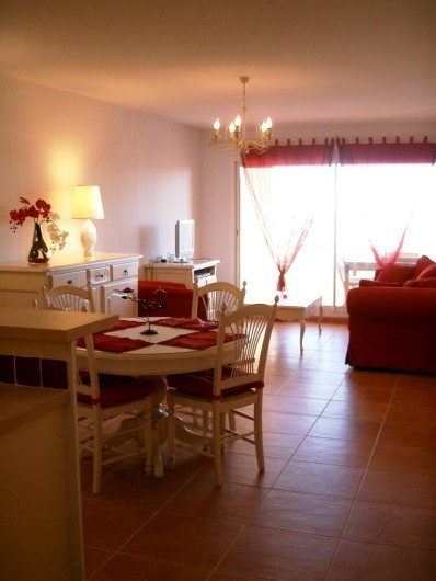 Location de vacances - Appartement à Juan les Pins - Salon avec coin repas