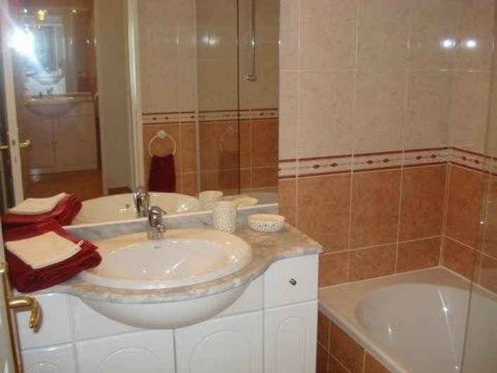 Location de vacances - Appartement à Juan les Pins - Salle de bain