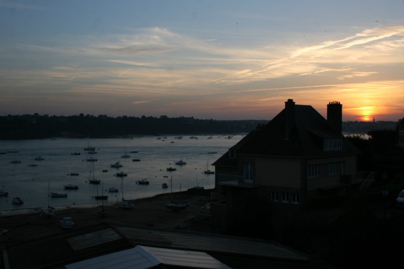 Location de vacances - Appartement à Saint-Malo - Couché de soleil depuis la chambre