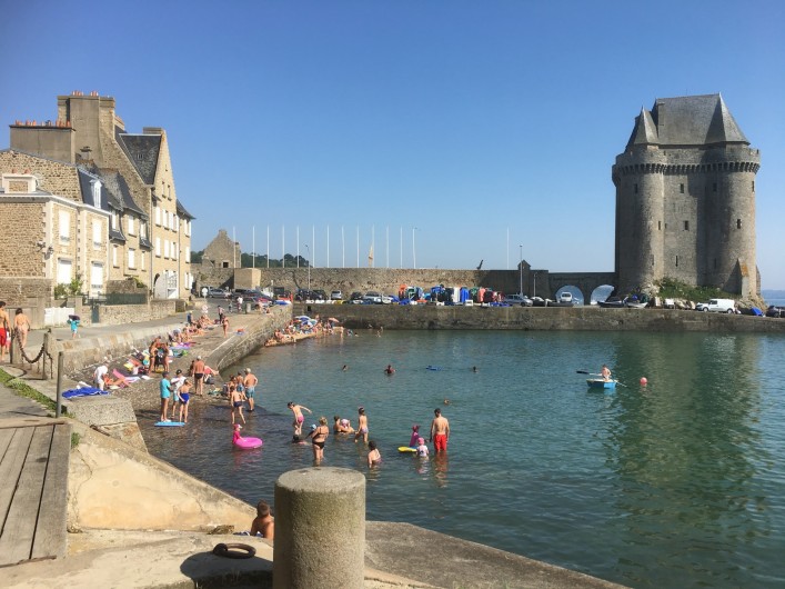 Location de vacances - Appartement à Saint-Malo - Baignade à marée haute