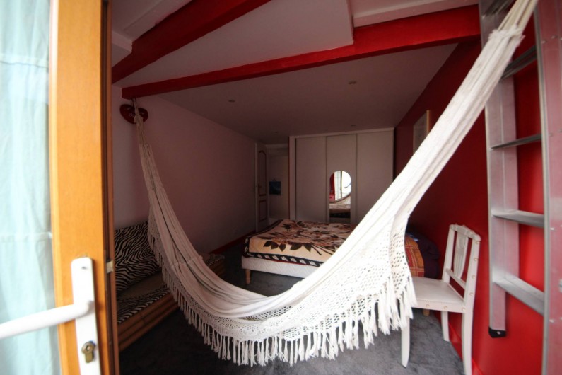 Location de vacances - Villa à Aubervilliers - Chambre 1 lit double et hamac