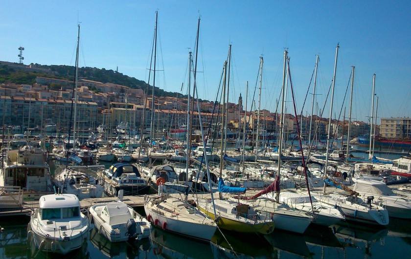 Location de vacances - Péniche à Sète - Le port de Sète !