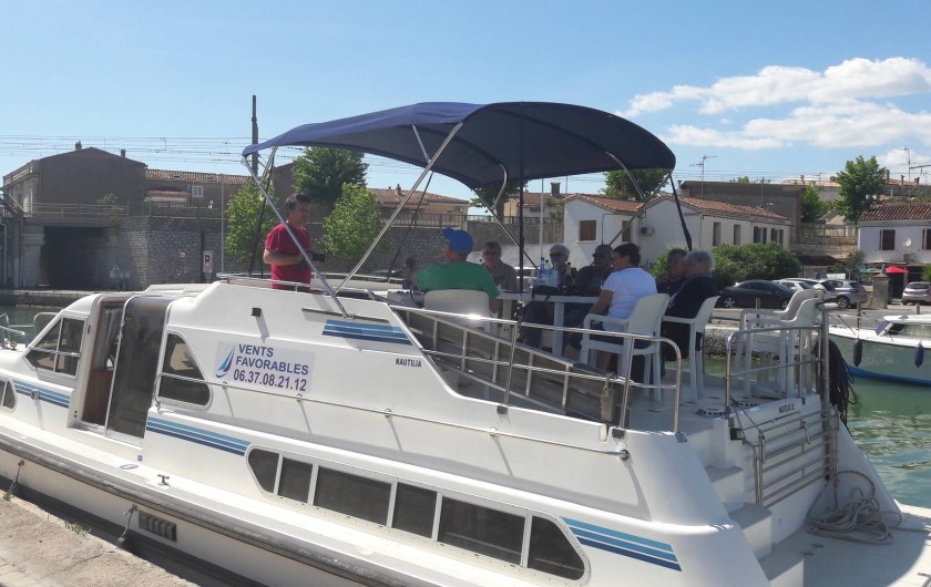 Location de vacances - Péniche à Sète - La terrasse d'une de nos péniches.