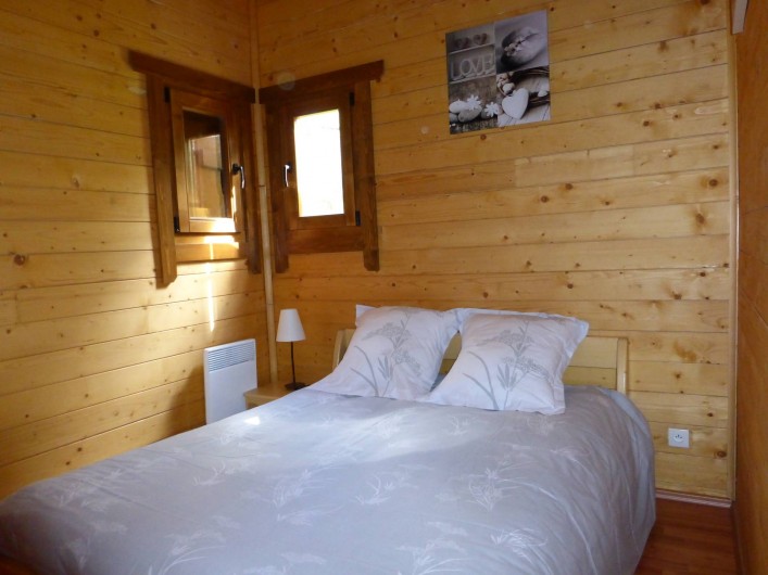 Location de vacances - Chalet à Pompiey - chambre parentale