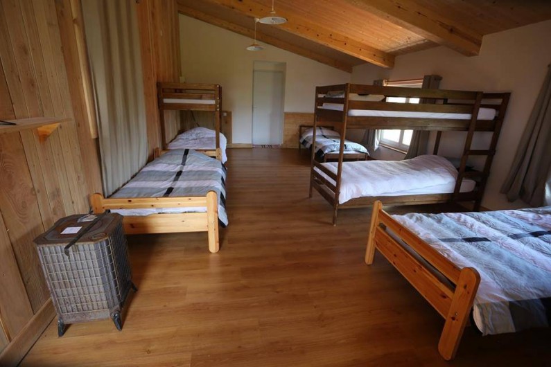 Location de vacances - Gîte à Coucouron - Dortoir 9 personnes. Le paradis des enfants et des groupes d'amis !
