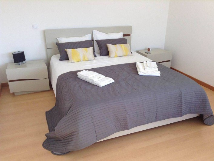 Location de vacances - Villa à São Martinho do Porto - Chambre étage, très grand lit double, sdd et terrasse