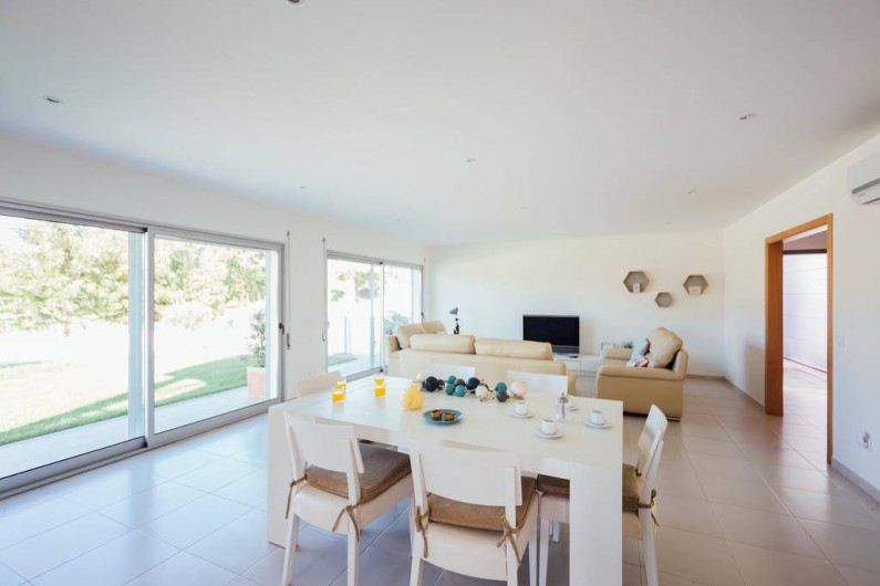 Location de vacances - Villa à São Martinho do Porto - Vue salle à manger et salon