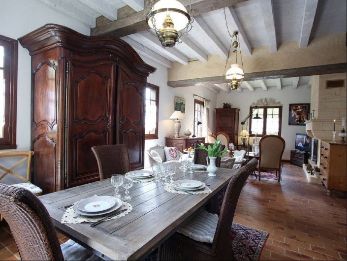 Location de vacances - Villa à Vezac - Pièce salon salle à manger