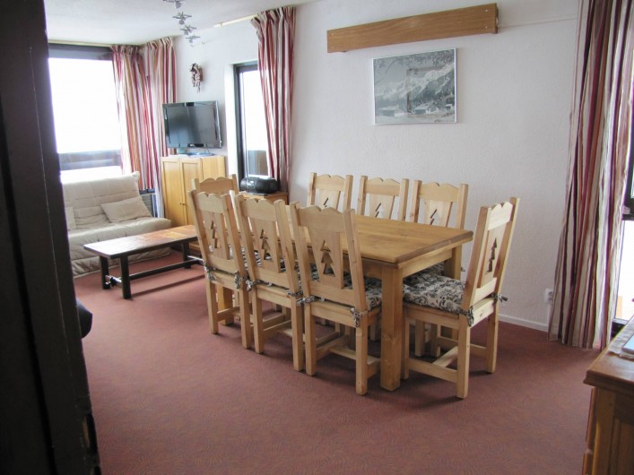 Location de vacances - Appartement à Les Menuires - séjour vu de l'entrée