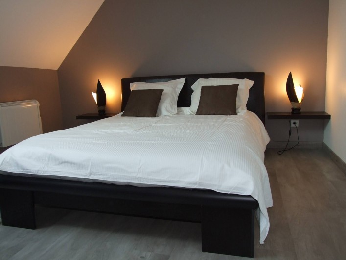 Location de vacances - Maison - Villa à Annecy - Gite n° 2 Chambre lit 140