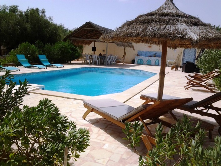 Location de vacances - Maison - Villa à Djerba - Piscine, terrasse, barbecue, transats, parasol