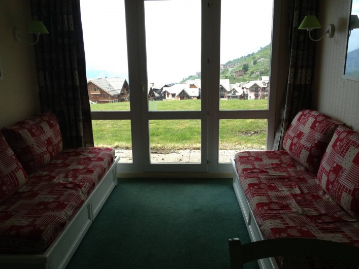 Location de vacances - Appartement à Valmeinier - Vue sur les montagnes, lits banquettes, lit gigogne