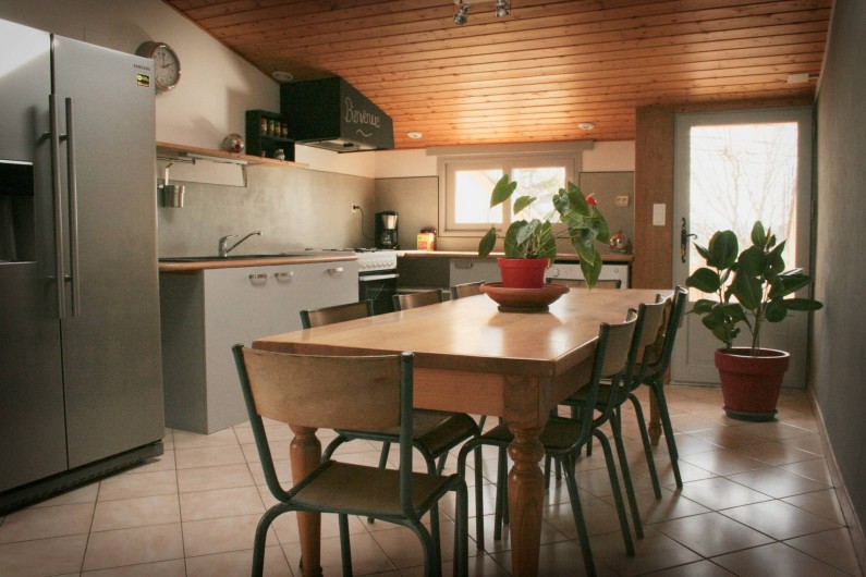 Location de vacances - Appartement à Puy-Saint-Martin - Cuisine équipée (gaz, four, lave vaisselle, congélateur ...).