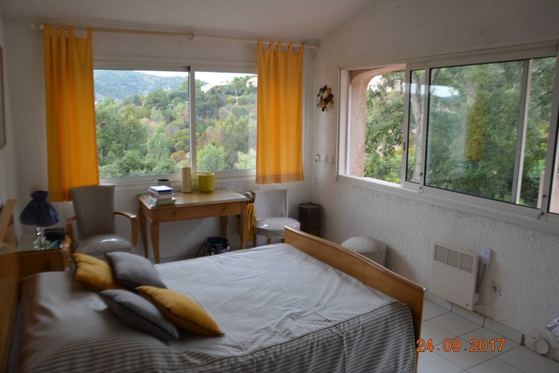Location de vacances - Villa à Les Issambres - chambre rose