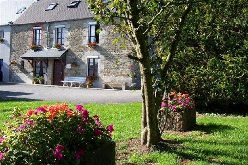 Location de vacances - Maison - Villa à Courtils - facade côté cour