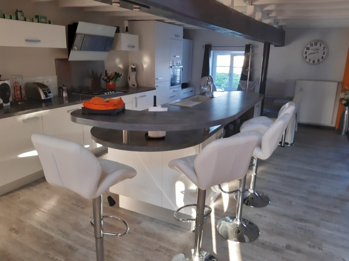 Location de vacances - Appartement à Beaune - Cuisine ouverte avec mange debout