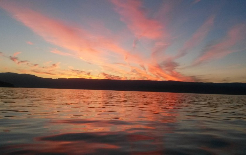 Location de vacances - Chalet à Excenevex - Coucher de soleil sur le lac