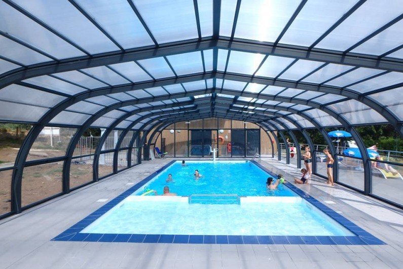 Location de vacances - Chalet à Menet - Nouvelle piscine du village vacances ouverte depuis 2017 Avec pataugeoire