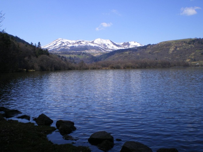 Location de vacances - Hôtel - Auberge à Chambon-sur-Lac - tour du lac