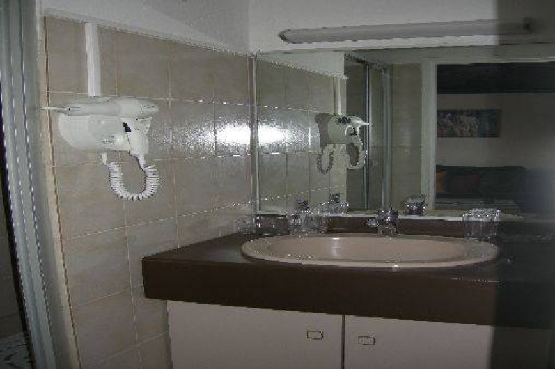 Location de vacances - Appartement à Saint-Gilles les Bains - Étage - Salle d'eau