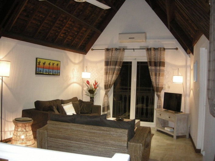 Location de vacances - Appartement à Saint-Gilles les Bains - Étage - Salon