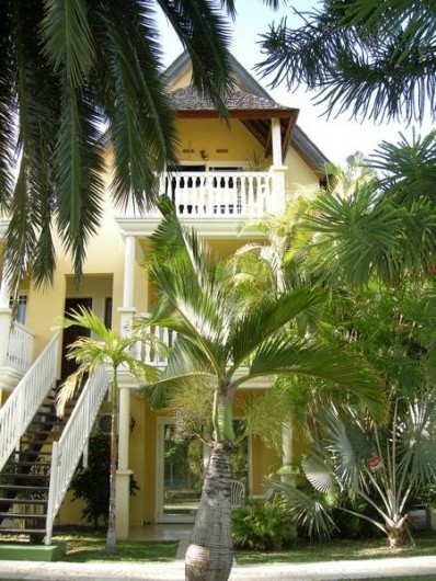 Location de vacances - Appartement à Saint-Gilles les Bains - Façade