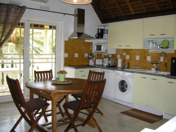 Location de vacances - Appartement à Saint-Gilles les Bains - Étage  - Cuisine