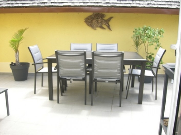 Location de vacances - Appartement à Saint-Gilles les Bains - Terrasse