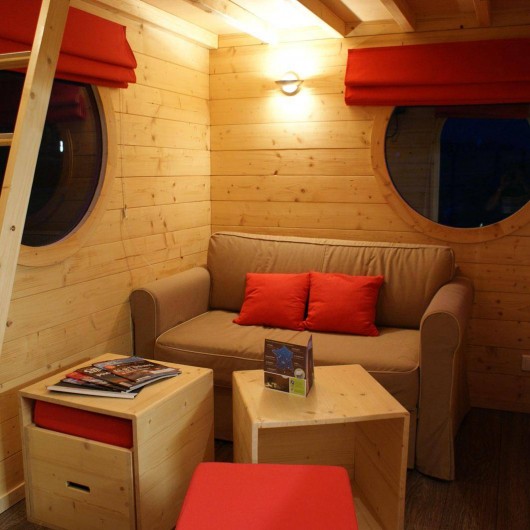 Location de vacances - Insolite à La Chapelle-Blanche-Saint-Martin - Carré d'étoiles le salon