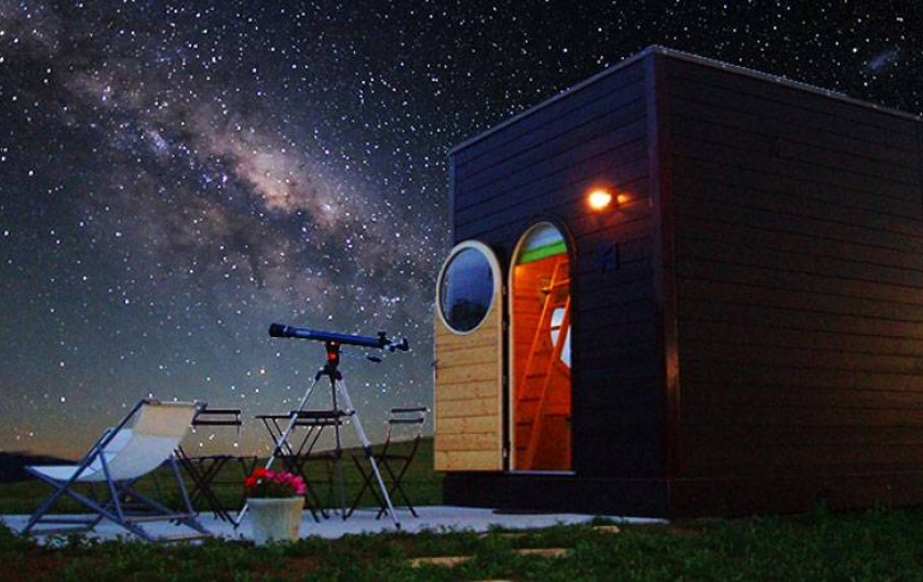 Location de vacances - Insolite à La Chapelle-Blanche-Saint-Martin - Carré d'étoiles prêt d'un télescope