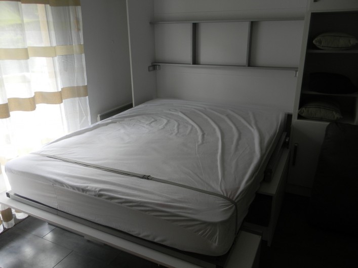 Location de vacances - Studio à Cauterets - lit escamotable