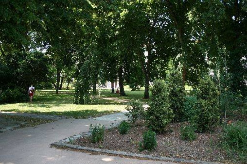 Location de vacances - Appartement à La Rochelle - Parc jouxtant la Résidence