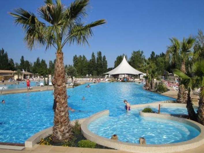 Location de vacances - Camping à Vias - piscine