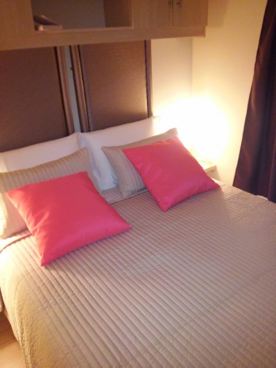 Location de vacances - Camping à Vias - Chambre parentale