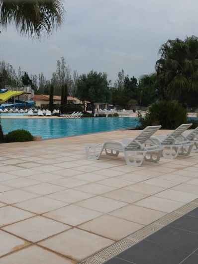 Location de vacances - Camping à Vias - piscine