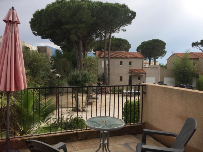 Location de vacances - Appartement à Argelès-sur-Mer - vue a partir de la petite terrasse  etage