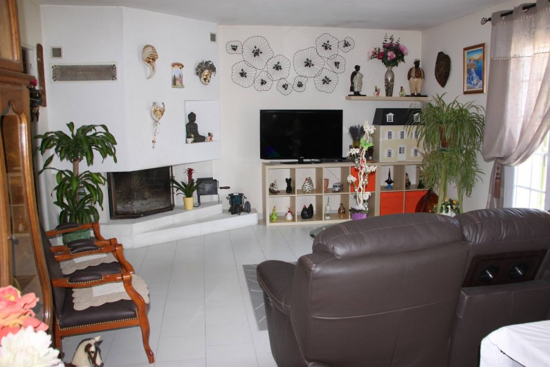 Location de vacances - Villa à Monteux - SALON 1 canapé 3 places 2 grands fauteuils table basse