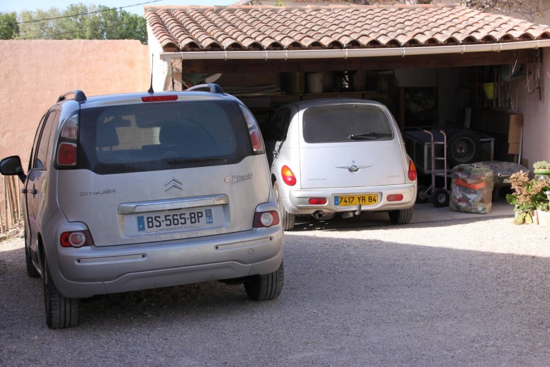 Location de vacances - Villa à Monteux - EXTERIEUR G abri voiture / parking fermé