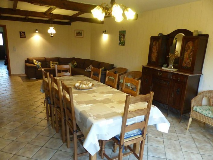 Location de vacances - Gîte à Chassepierre - Salon - salle à manger superficie de 40 m2