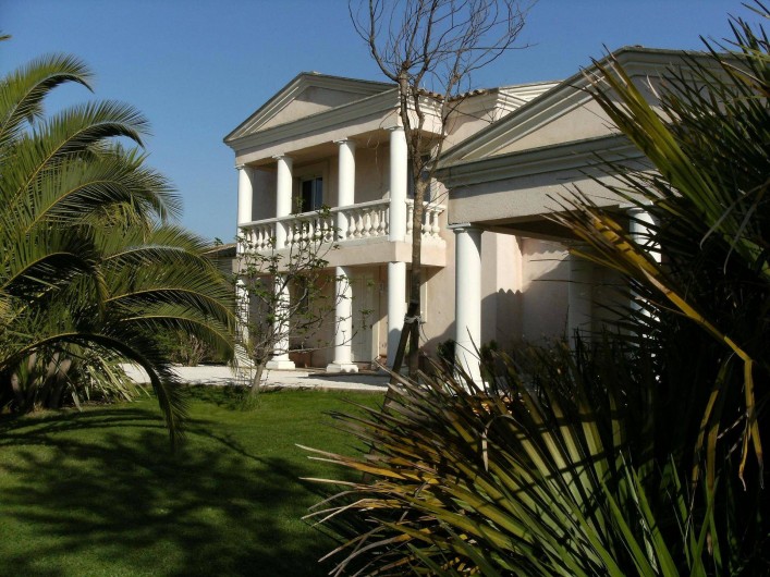 Location de vacances - Villa à Roquebrune-sur-Argens - façade avant