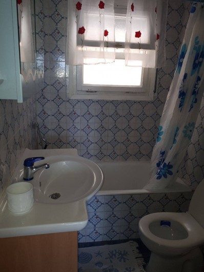 Location de vacances - Villa à Lloret de Mar - salle de bain + wc