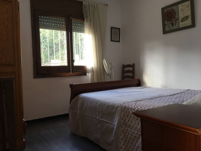 Location de vacances - Villa à Lloret de Mar - chambre du haut en 140