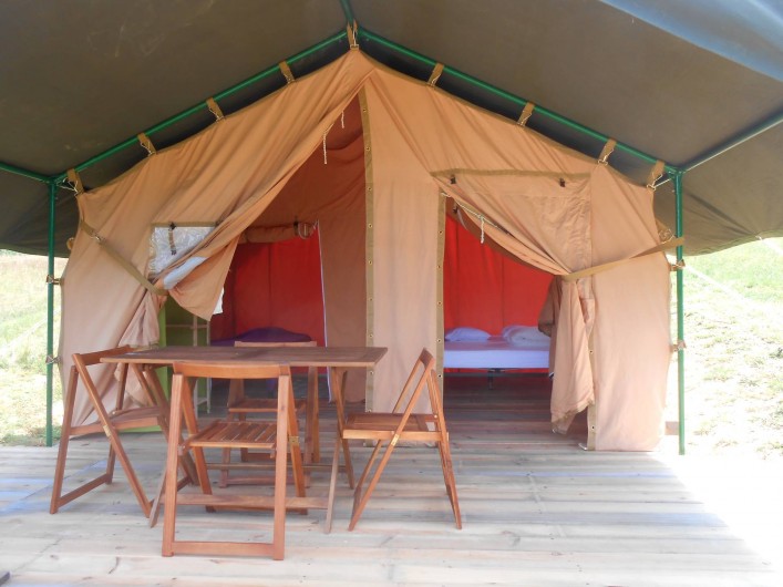 Location de vacances - Insolite à Labarre - Une des 6 tentes