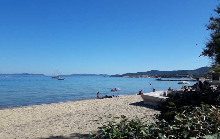 Location de vacances - Studio à Hyères - ...en se promenant plus loin sur la Presqu'île