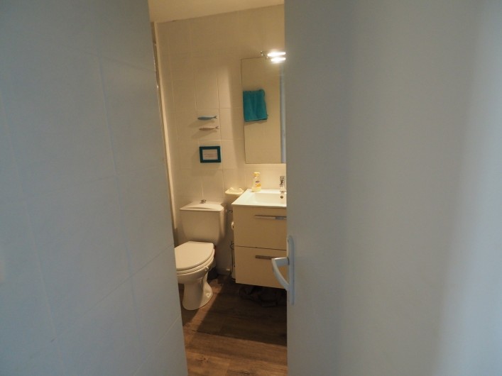 Location de vacances - Studio à Hyères - Salle d'eau & wc