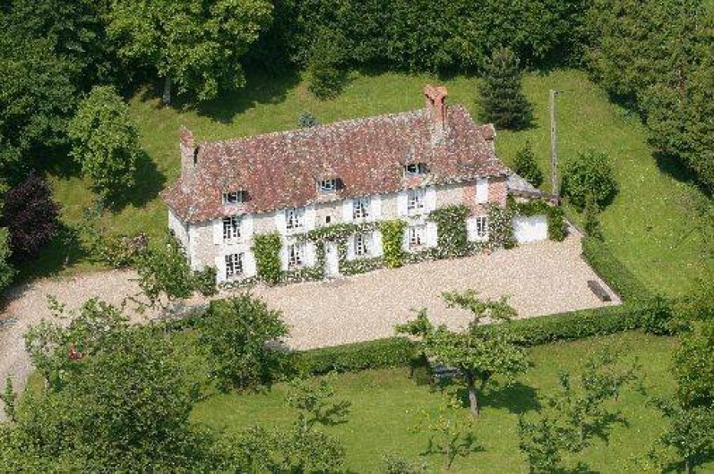 Location de vacances - Château - Manoir à Le Mesnil-sur-Blangy - Vue du ciel