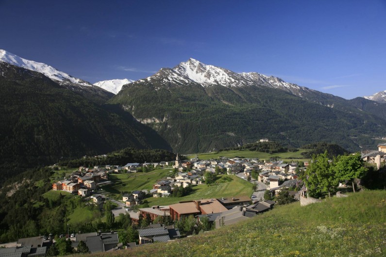 Location de vacances - Appartement à Aussois - Le village d'Aussois au printemps