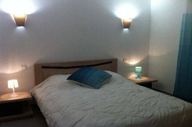 Location de vacances - Villa à Porto-Vecchio - Notre chambre n°1 avec climatisation et grande armoire