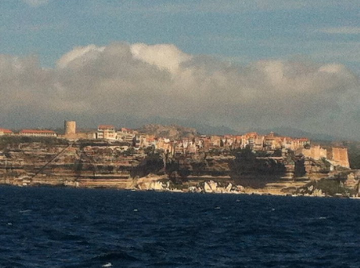Location de vacances - Villa à Porto-Vecchio - La ville de Bonifacio est juste à côté , il ne faut pas la louper
